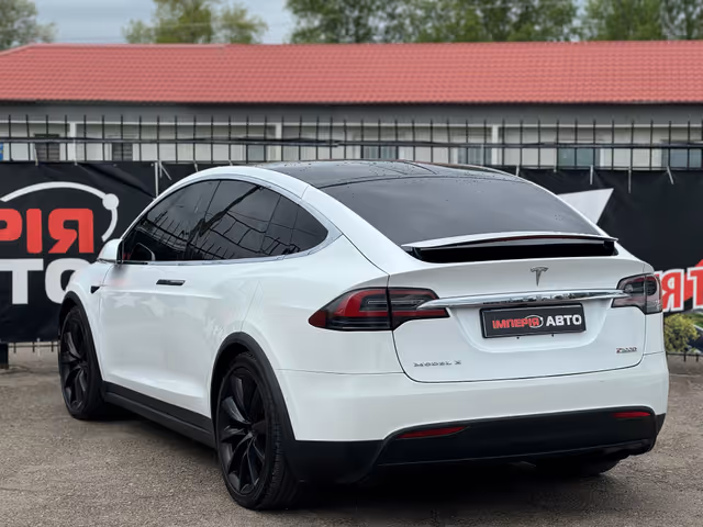 Tesla Model X - фото 5