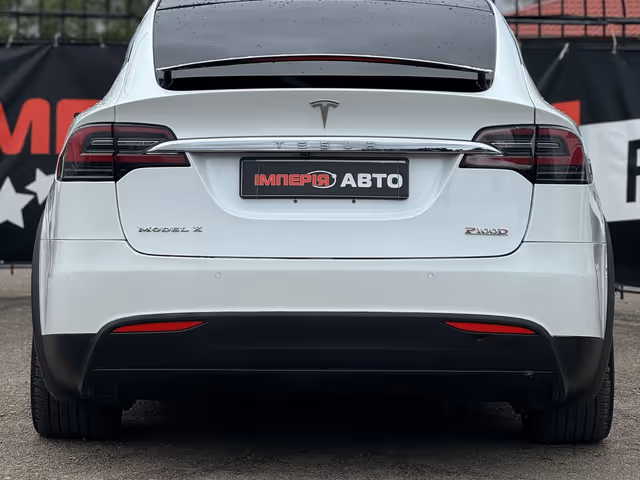 Tesla Model X - фото 4