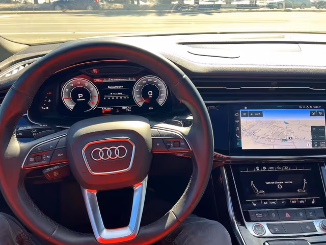 Audi Q7 - фото 5