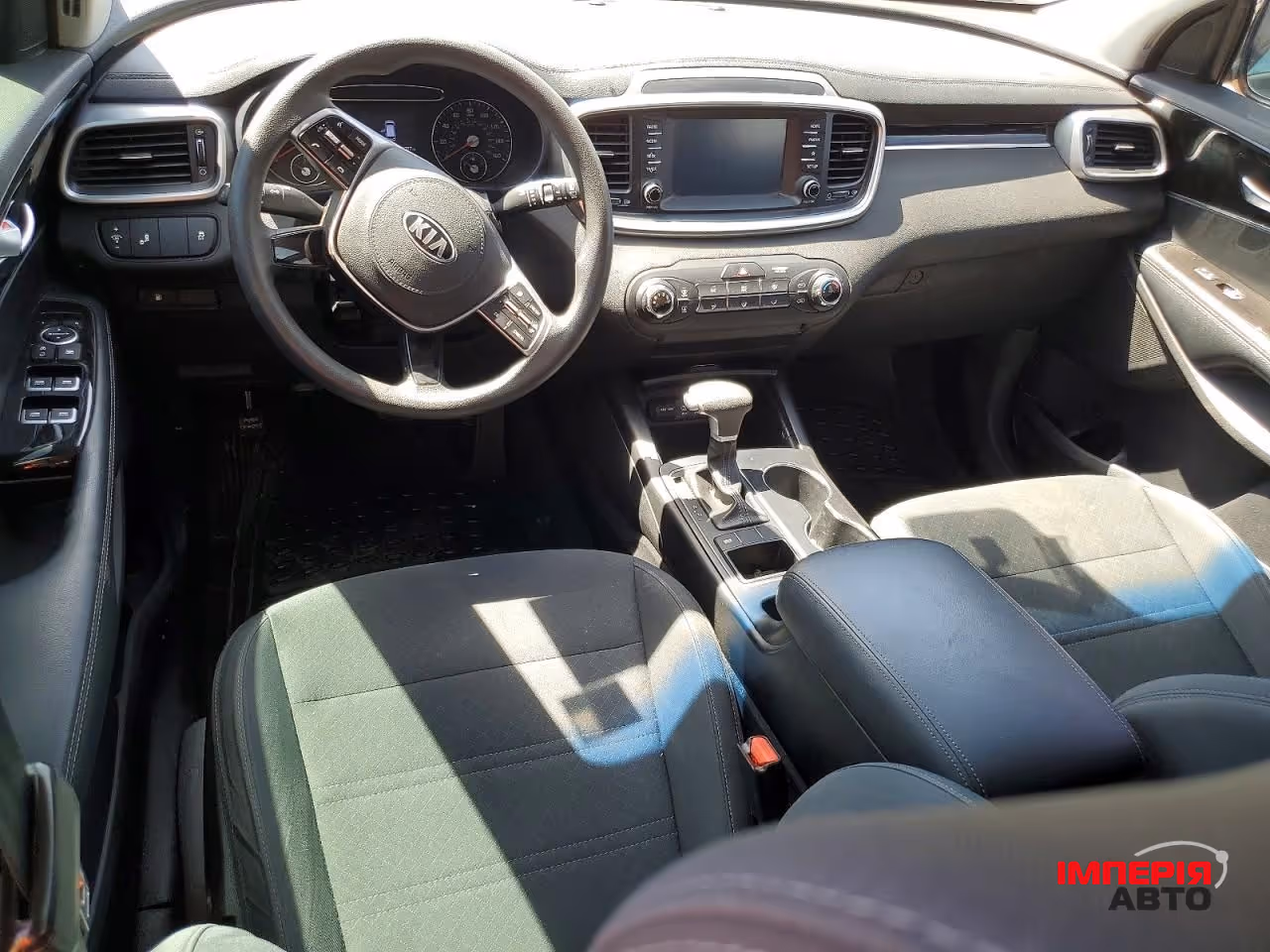 Kia Sorento - фото 7