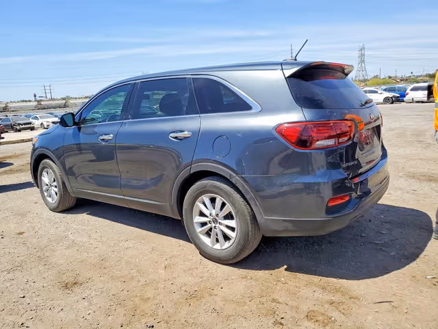 Kia Sorento - фото 4