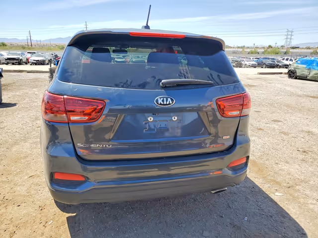 Kia Sorento - фото 5