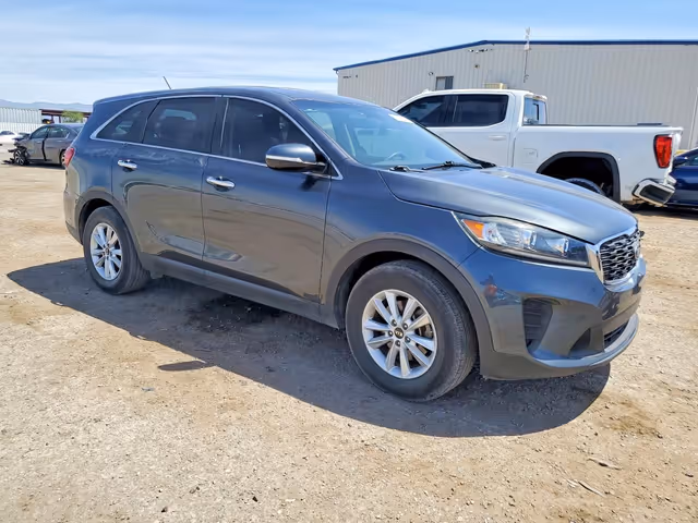 Kia Sorento - фото 2