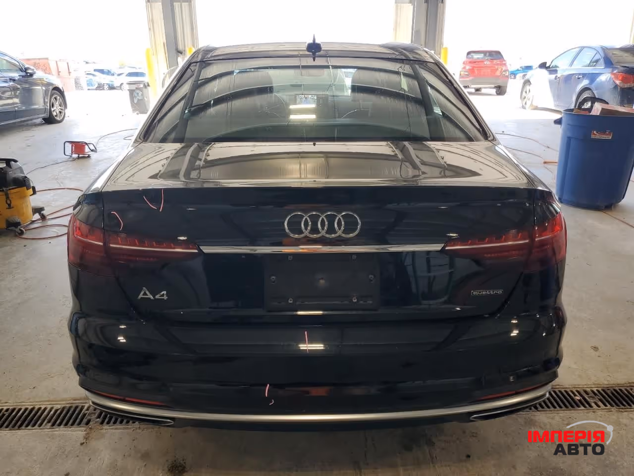 Audi A4 - фото 6