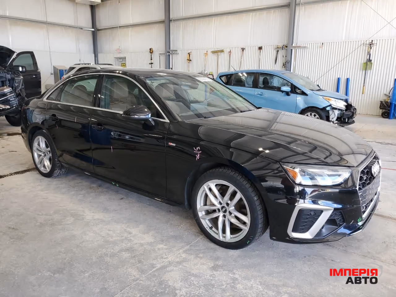 Audi A4 - фото 2