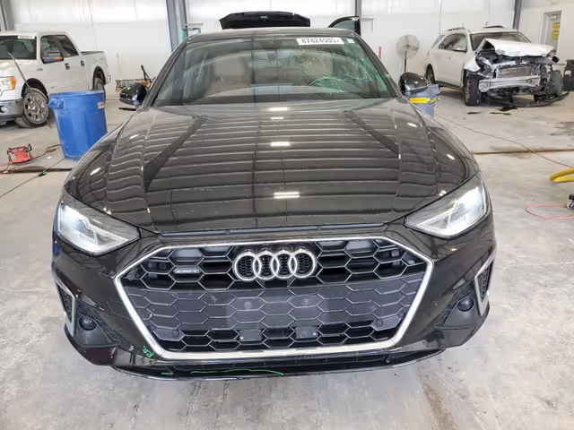 Audi A4 - фото 1