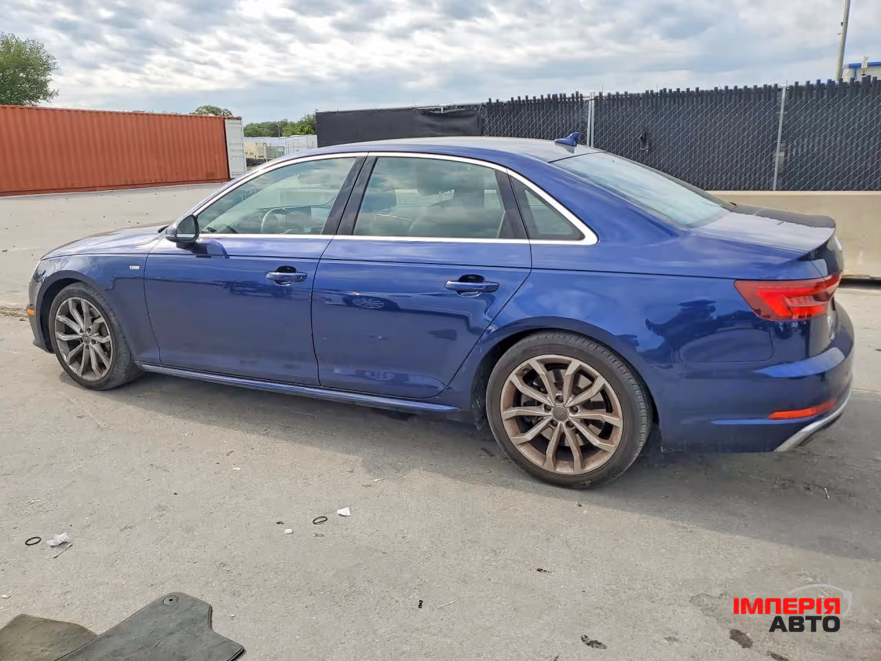 Audi A4 - фото 5