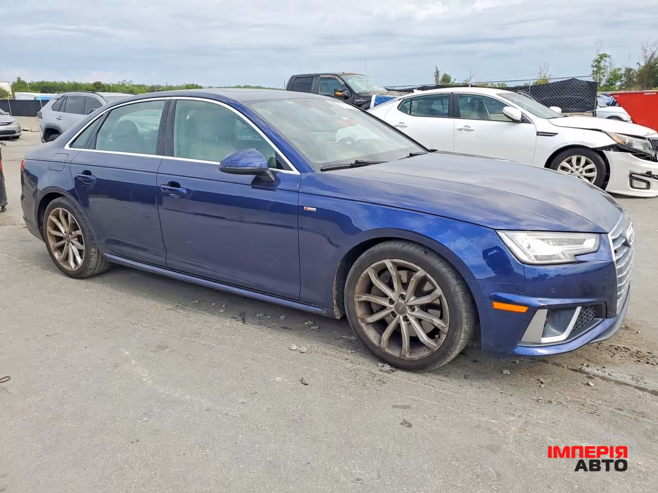 Audi A4 - фото 3