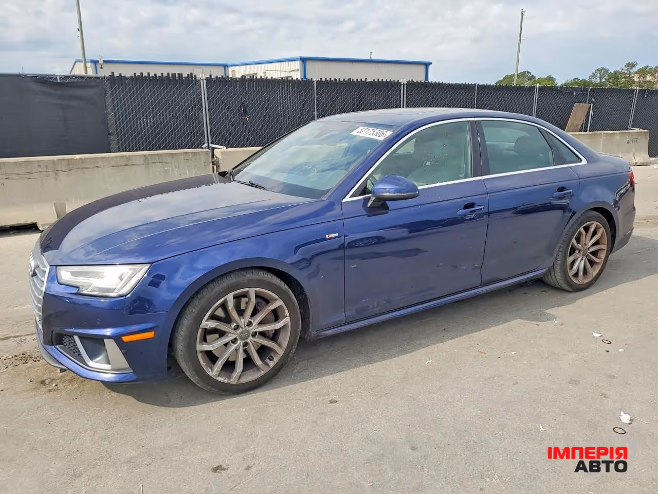 Audi A4 - фото 2