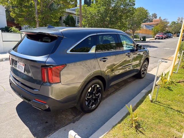 Kia Sorento - фото 4