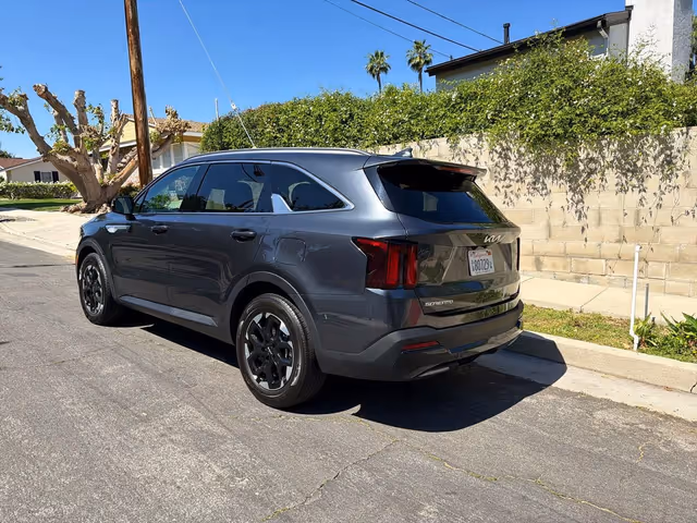 Kia Sorento - фото 3