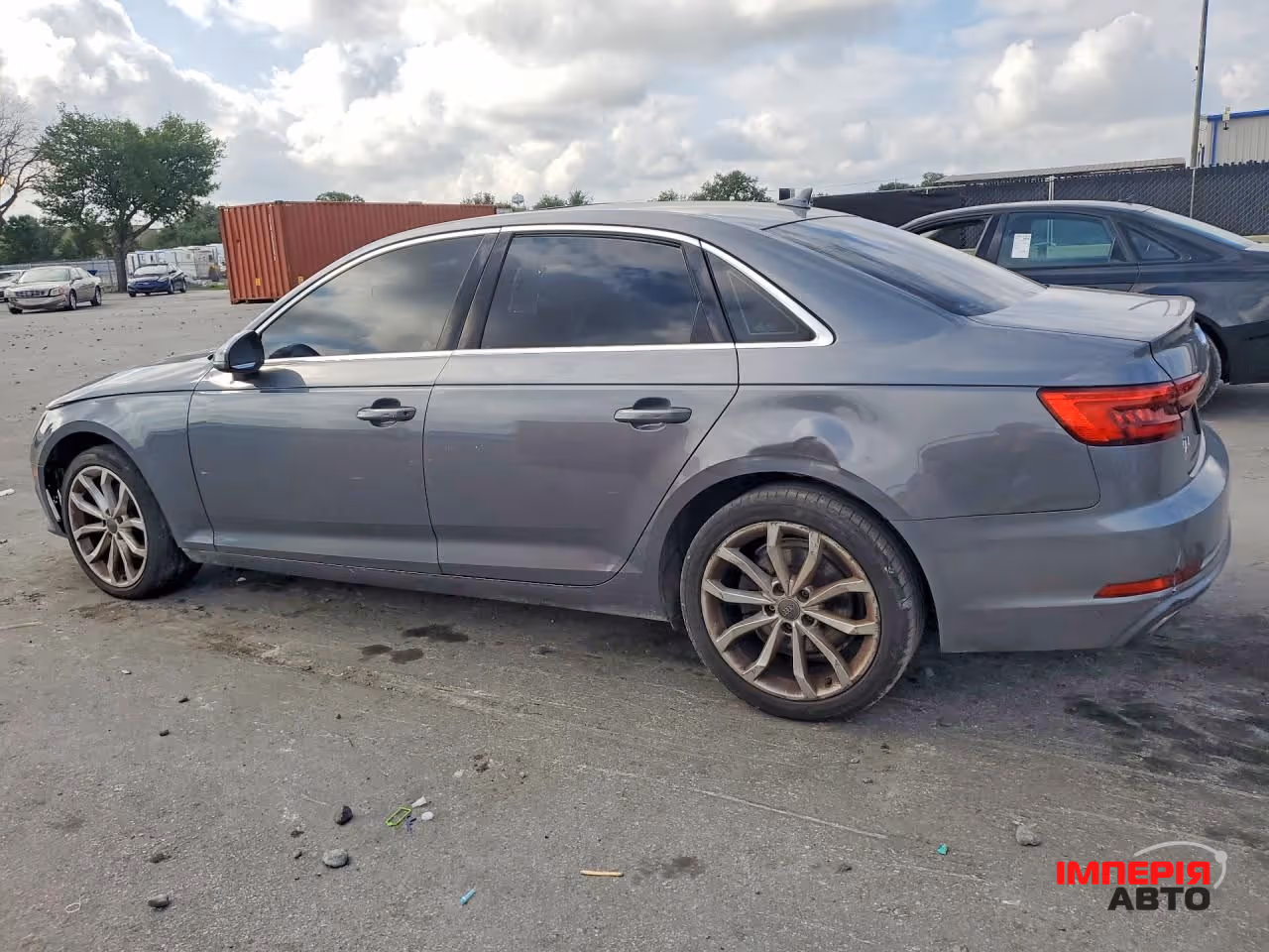 Audi A4 - фото 5