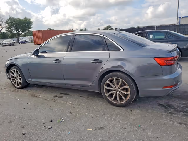 Audi A4 - фото 5