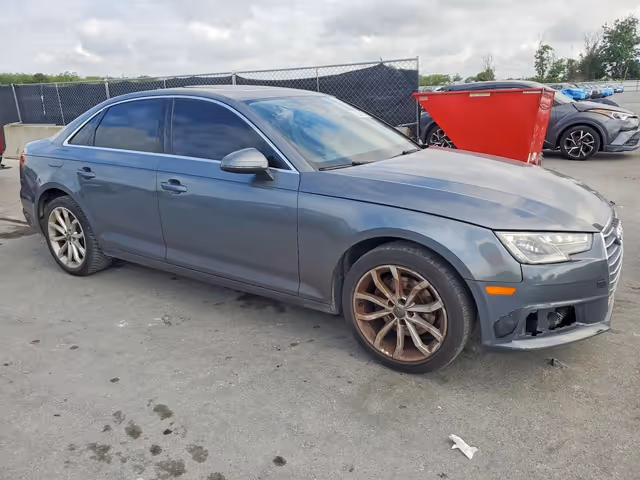 Audi A4 - фото 3