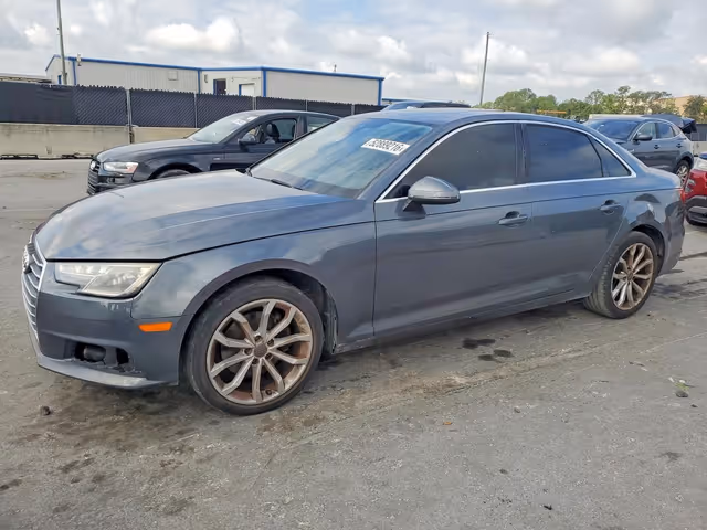 Audi A4 - фото 2