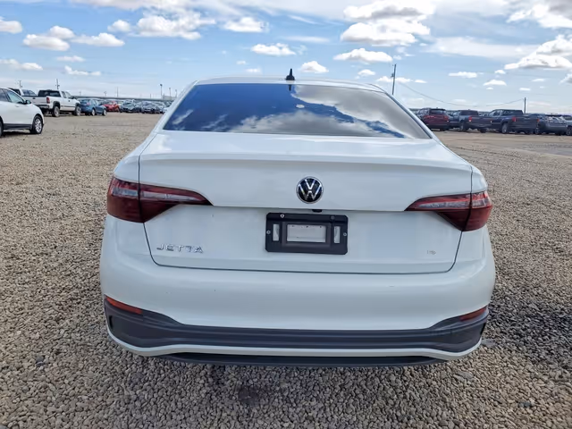 Volkswagen Jetta - фото 5
