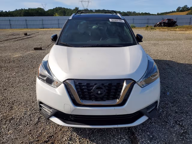Nissan Kicks - фото 1
