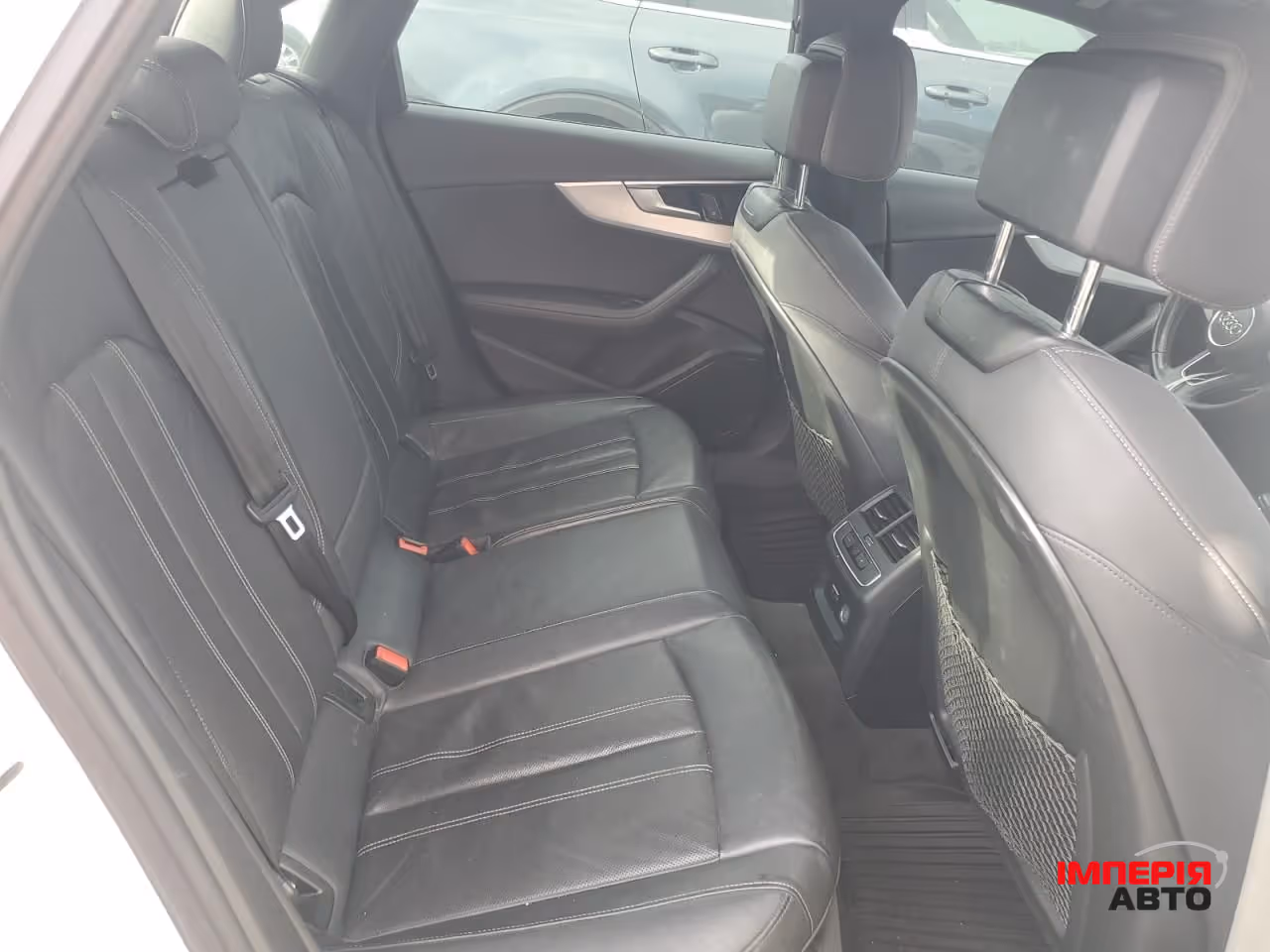 Audi A4 - фото 9
