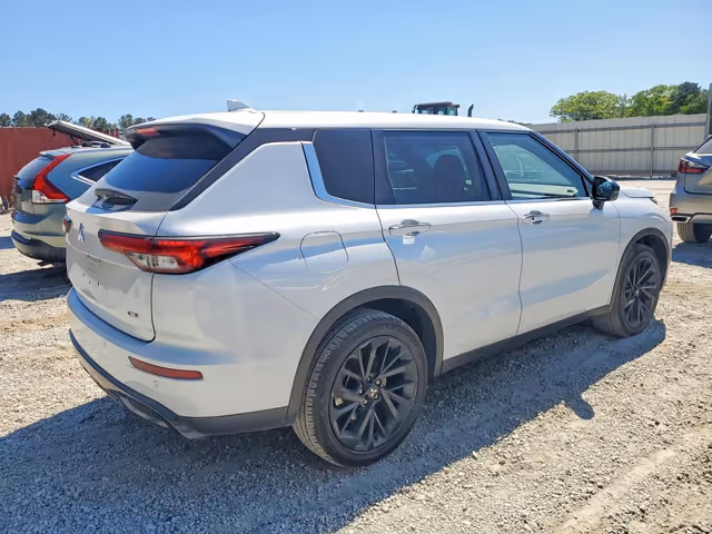 Mitsubishi Outlander - фото 4