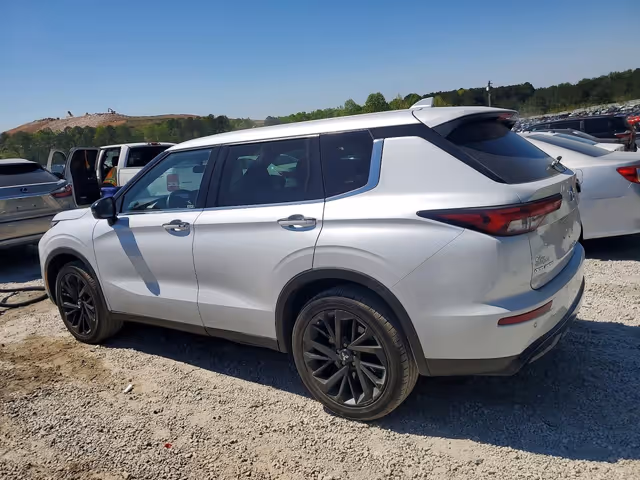 Mitsubishi Outlander - фото 3