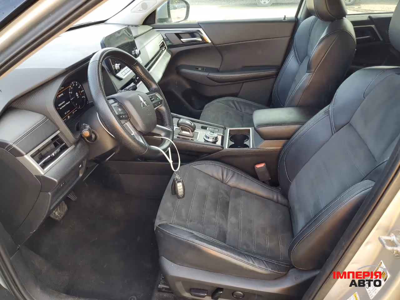 Mitsubishi Outlander - фото 8
