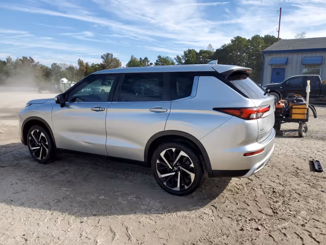 Mitsubishi Outlander - фото 5