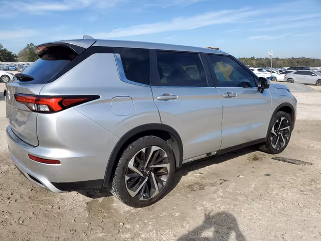 Mitsubishi Outlander - фото 4