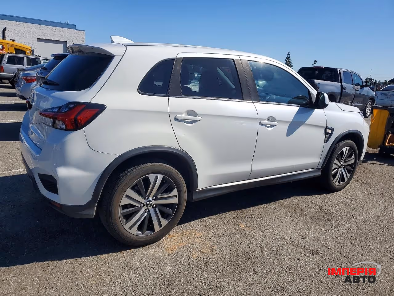 Mitsubishi Outlander Sport - фото 5