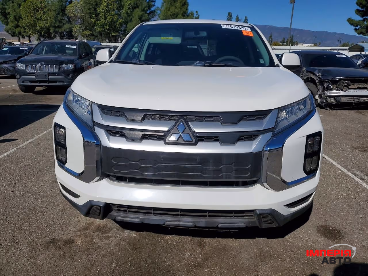 Mitsubishi Outlander Sport - фото 1