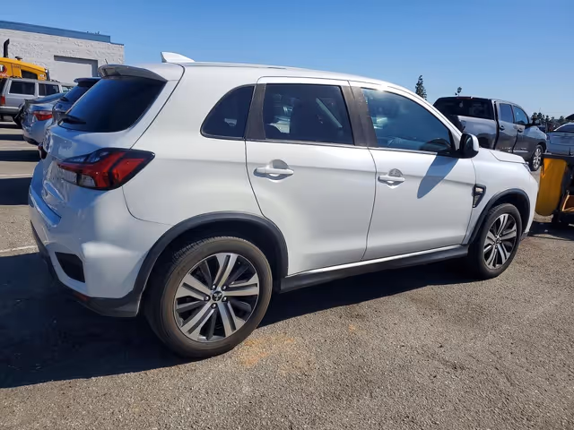 Mitsubishi Outlander Sport - фото 5