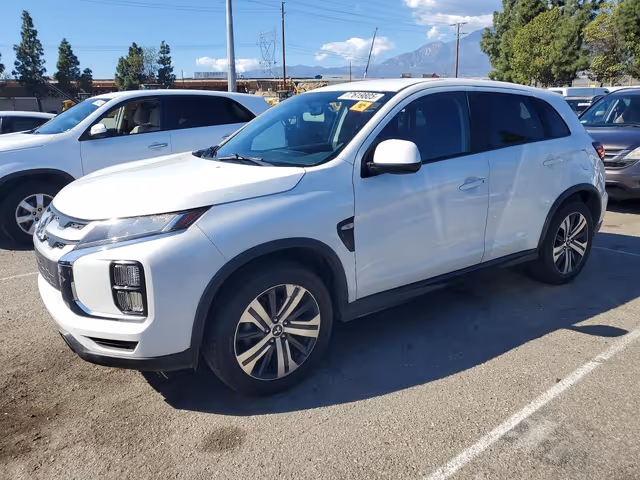 Mitsubishi Outlander Sport - фото 2