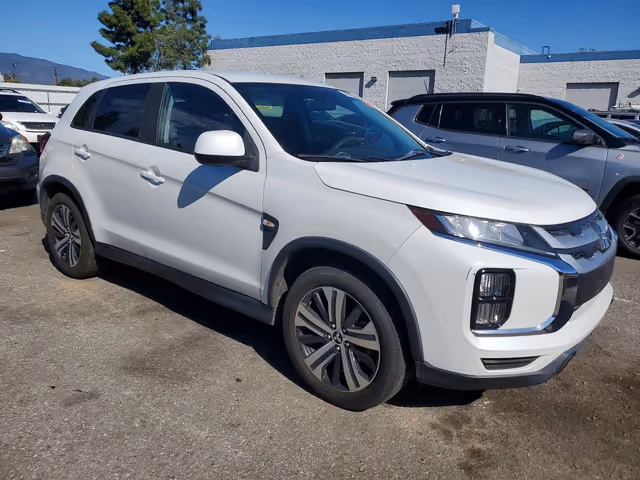 Mitsubishi Outlander Sport - фото 3