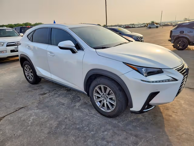 Lexus NX - фото 3