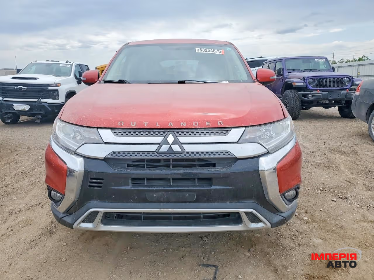 Mitsubishi Outlander - фото 1