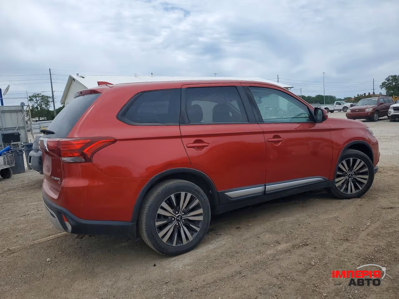 Mitsubishi Outlander - фото 5