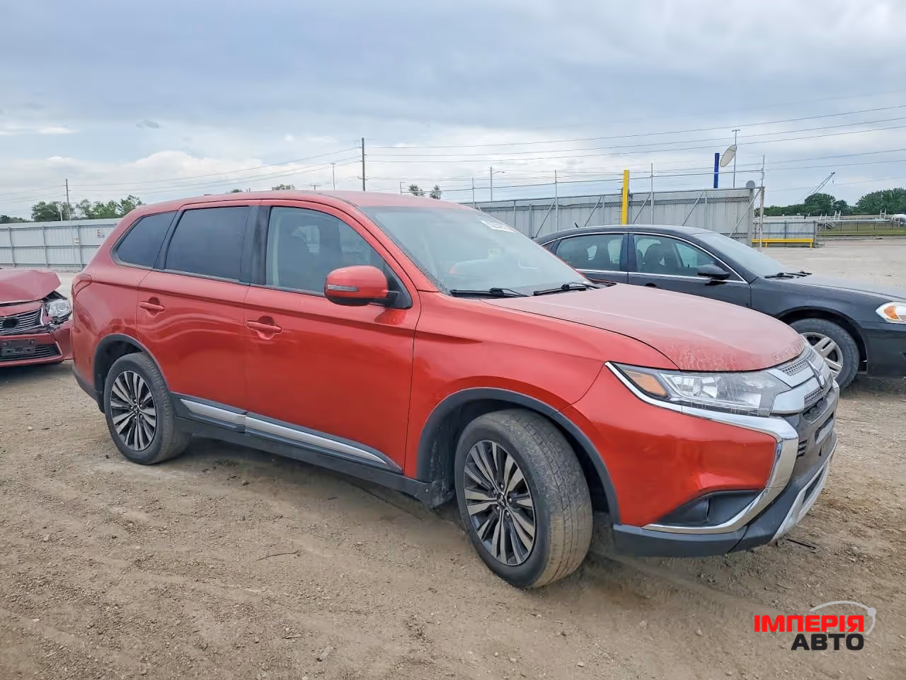Mitsubishi Outlander - фото 3