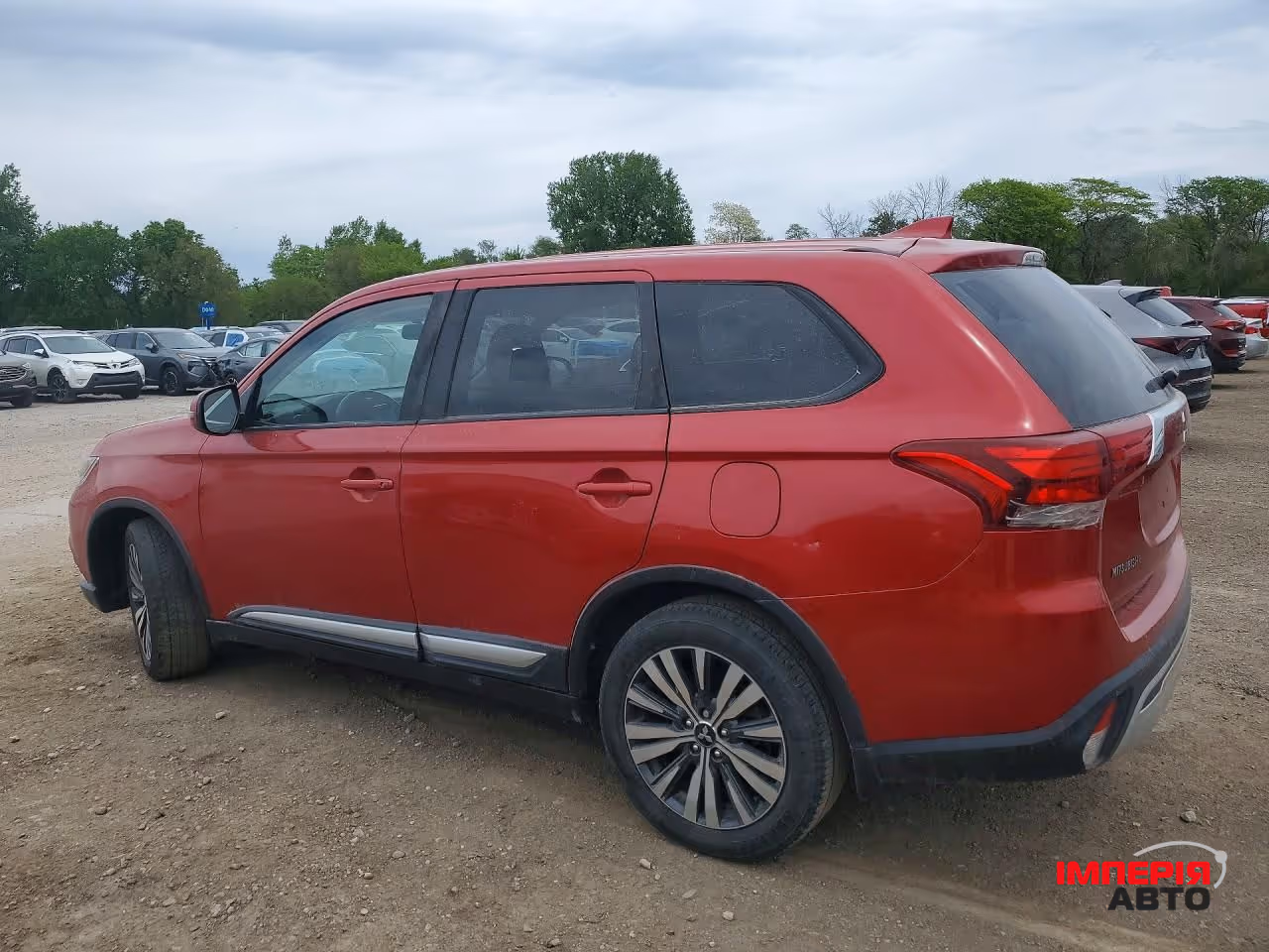 Mitsubishi Outlander - фото 4