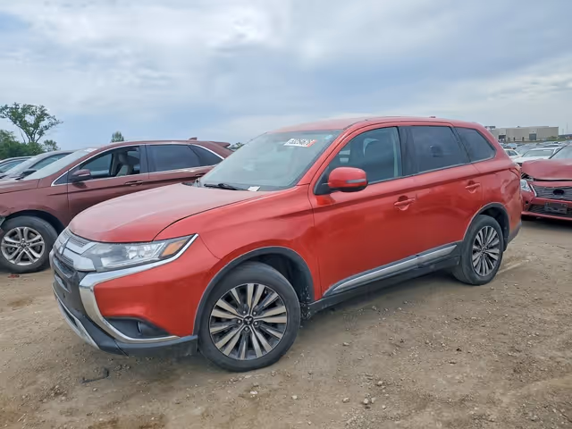 Mitsubishi Outlander - фото 2