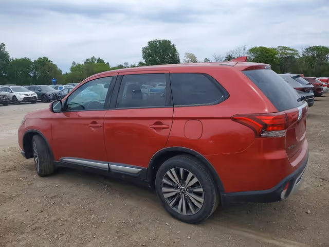 Mitsubishi Outlander - фото 4