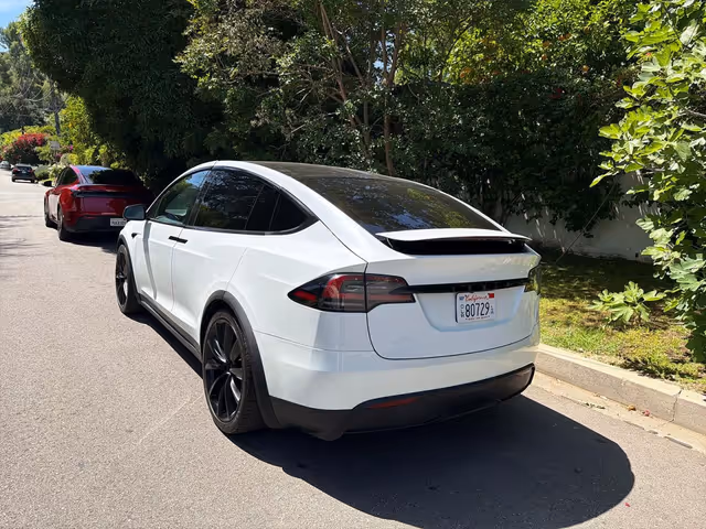 Tesla Model X - фото 4