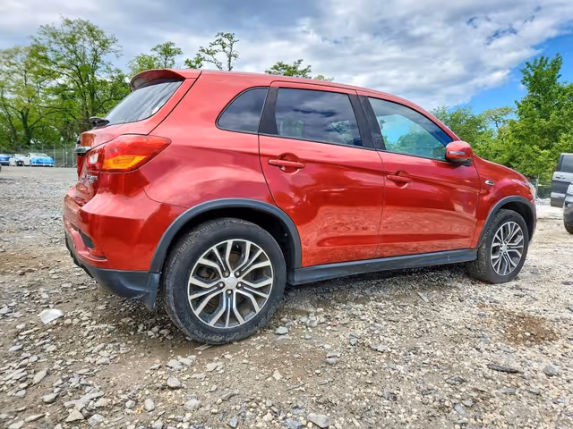 Mitsubishi Outlander Sport - фото 5