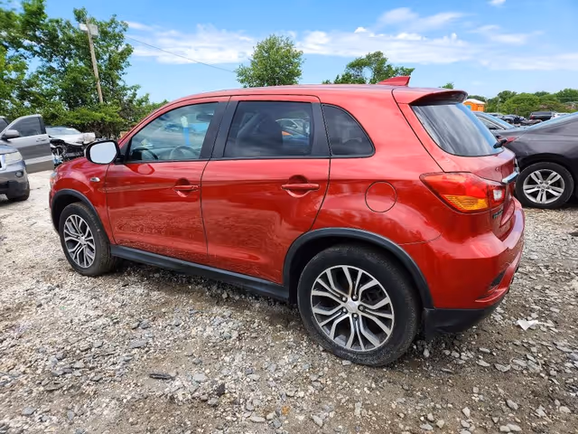 Mitsubishi Outlander Sport - фото 4