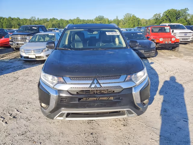 Mitsubishi Outlander - фото 1