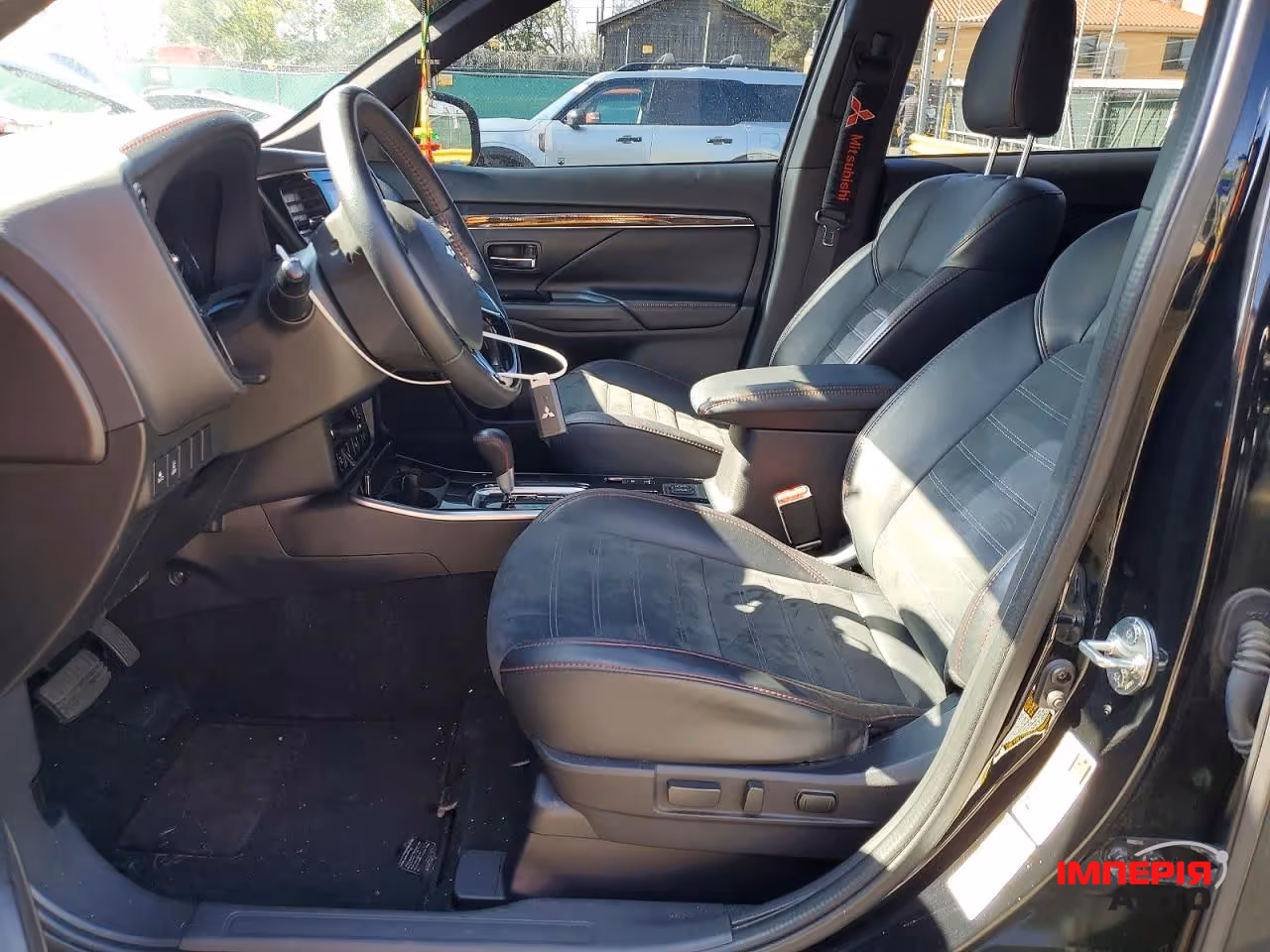 Mitsubishi Outlander - фото 7