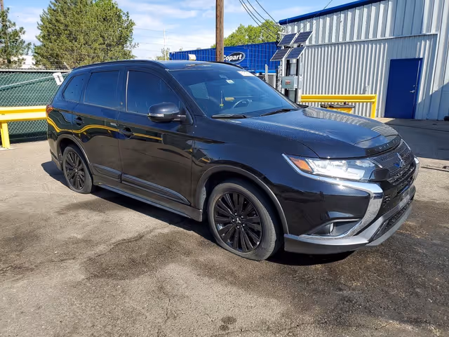 Mitsubishi Outlander - фото 3