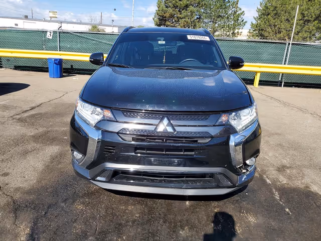 Mitsubishi Outlander - фото 1
