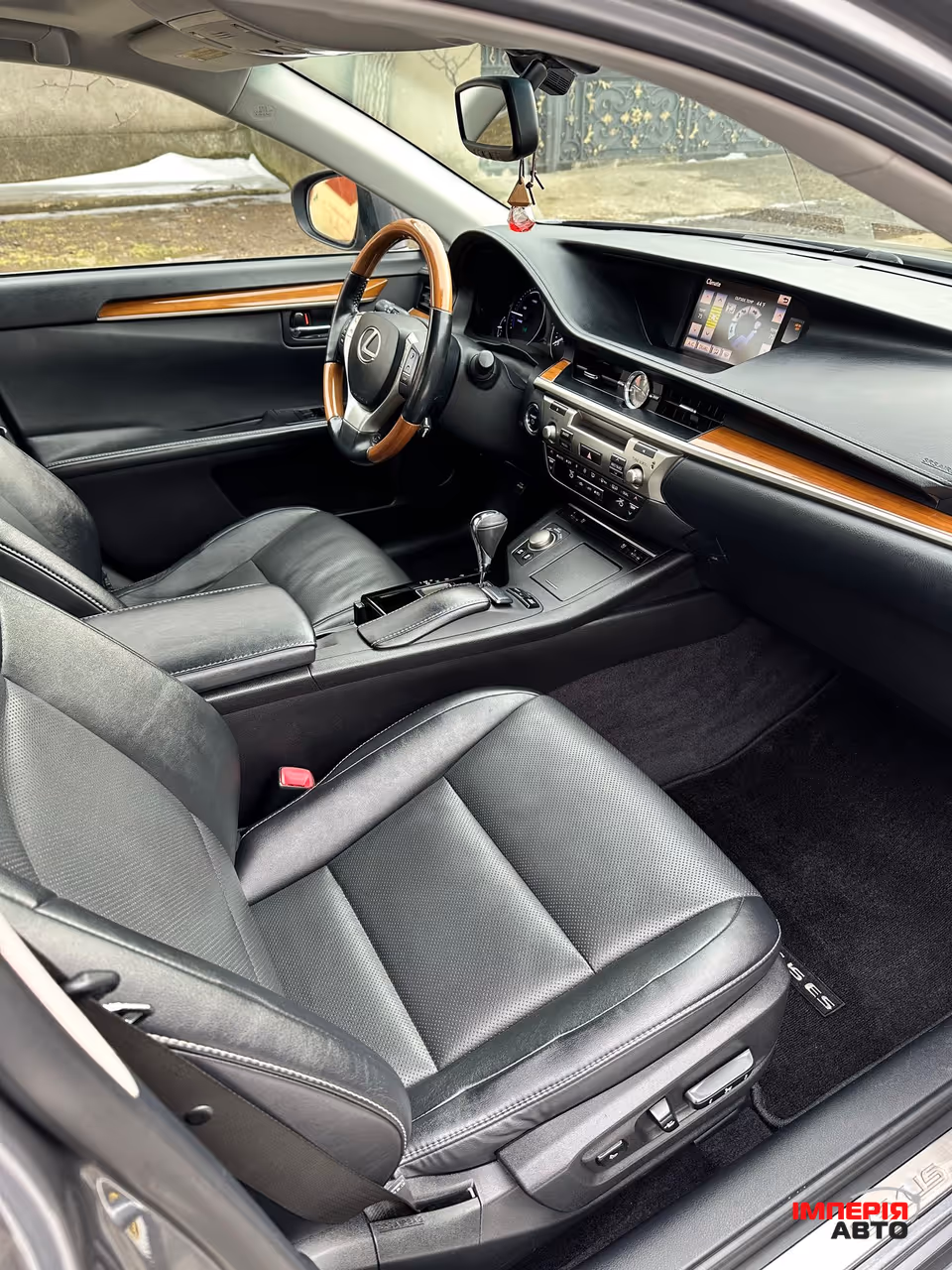 Lexus ES - фото 10