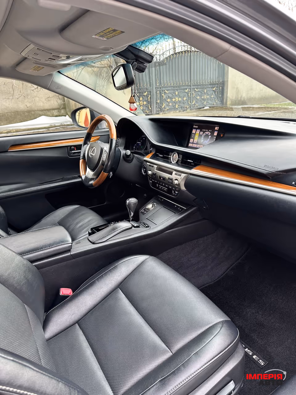 Lexus ES - фото 11