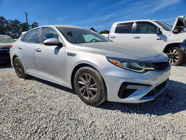 Kia Optima - фото 2
