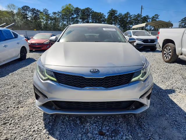 Kia Optima - фото 1